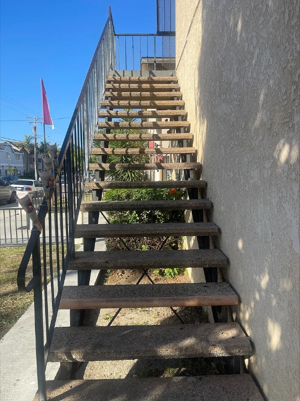 Photo - 13628 Kornblum Ave. Unidad Apt 5