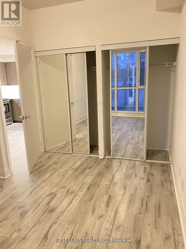 Photo - 17 Kenaston Gardens Unit 404