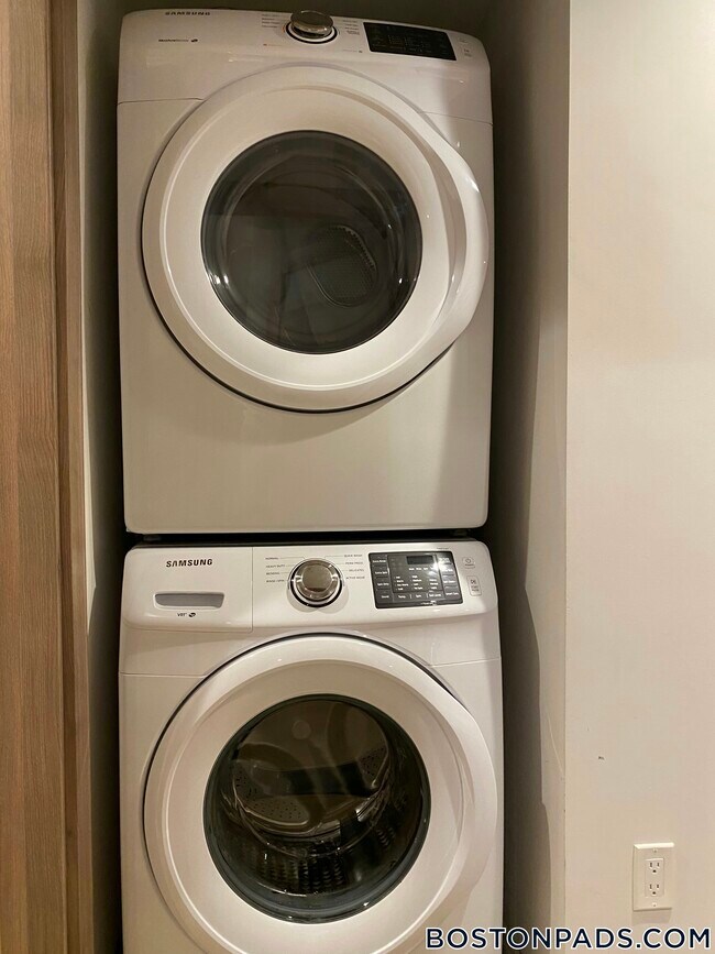 Photo - 118 Buttonwood St Unidad 3