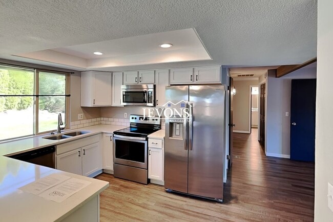 Photo - 803 S 68th Ave