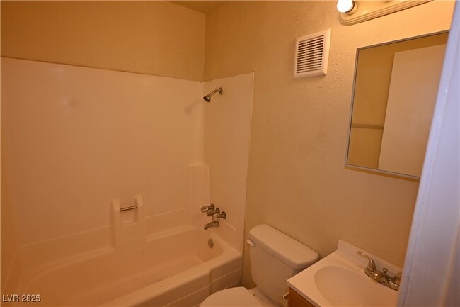 Photo - 3021 E Carey Ave Apartment Unit 1