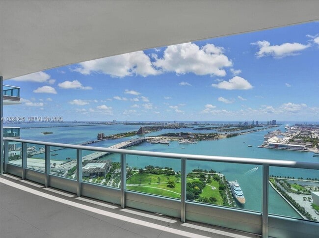 Building Photo - 900 Biscayne Blvd Unit 4809