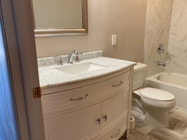 Photo - 5599 Thompson Rd