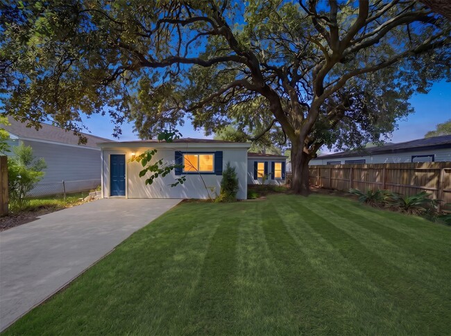 Photo - 417 13th Ave N
