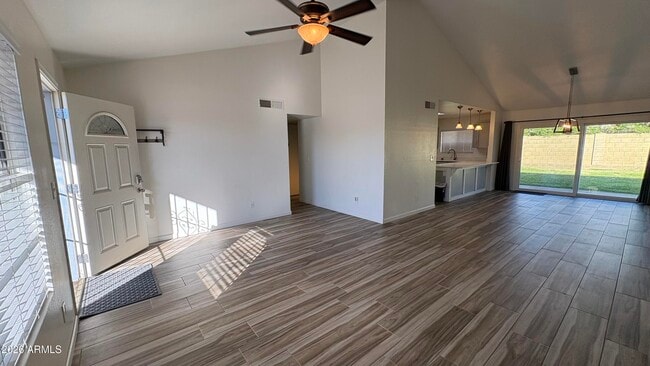 Photo - 6008 W Hearn Rd