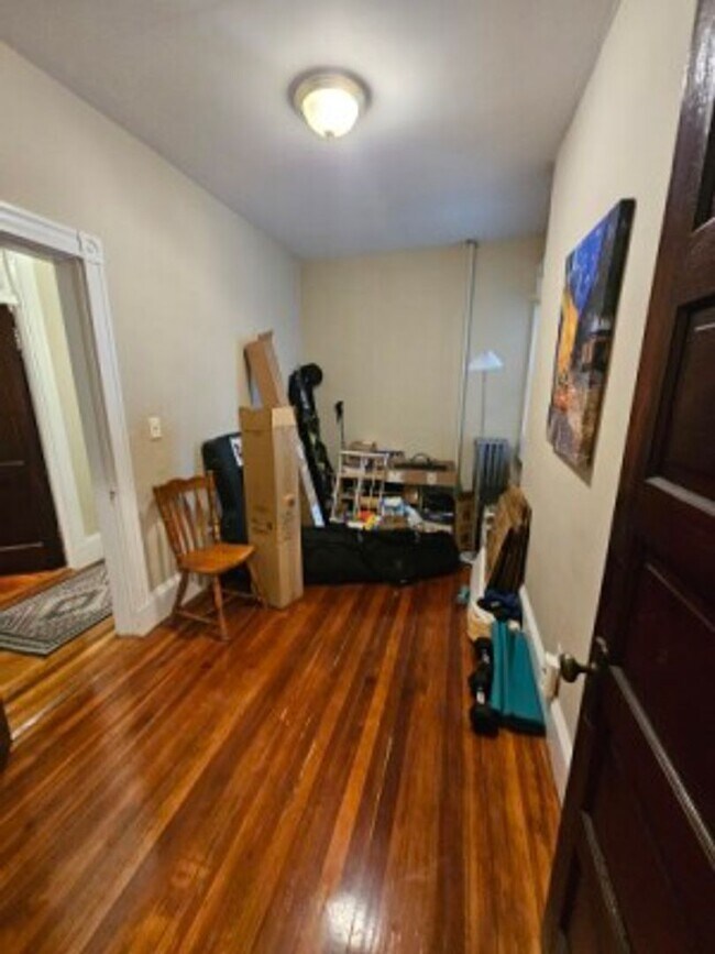 Photo - Fenway 5 bed 1.5 Bath