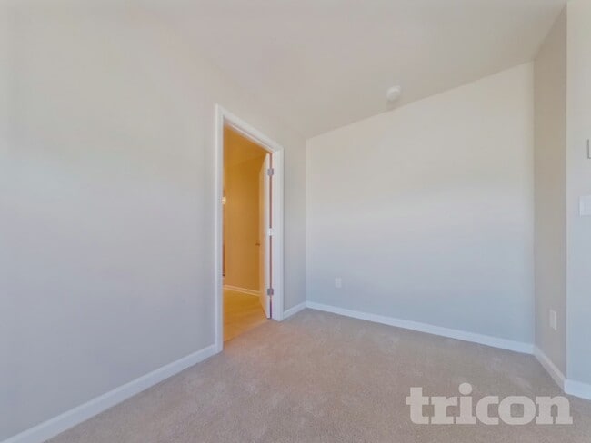 Photo - 4691 Electric Ave SW