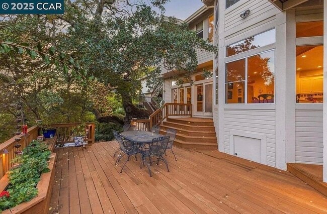 Photo - 3109 Stonegate Dr