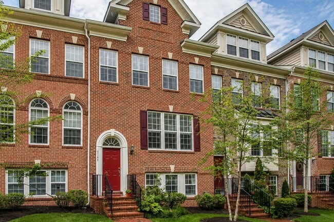 Building Photo - 2149 Red Vine Dr