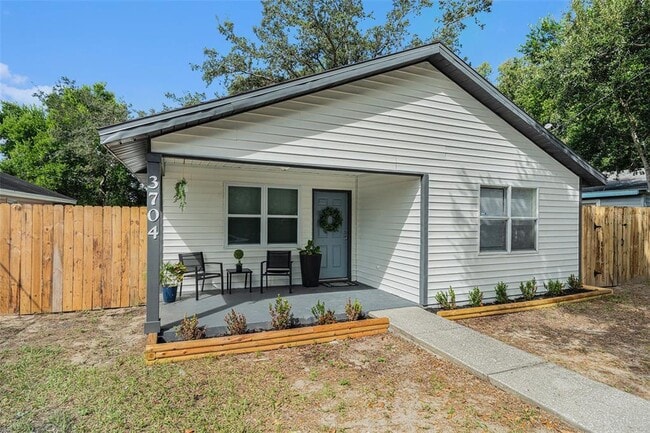 Building Photo - 3704 Carroway St