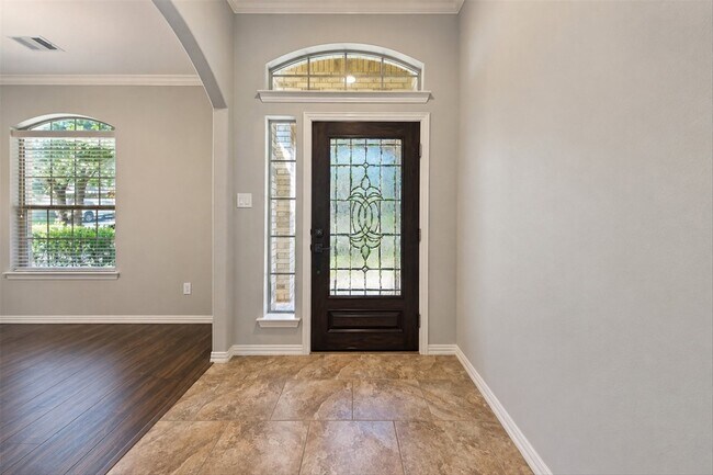 42 Black Swan Ct
