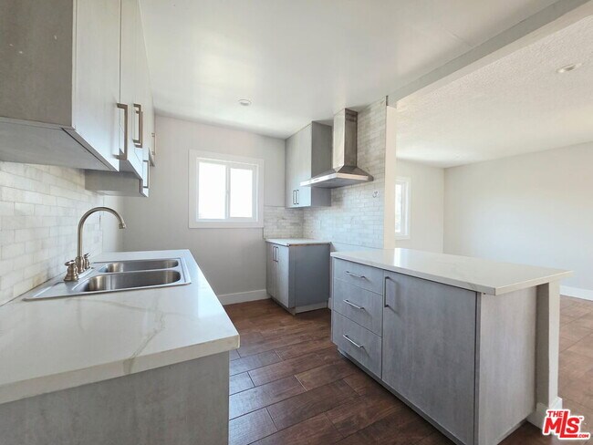 9949 Pinewood Ave Unit 1