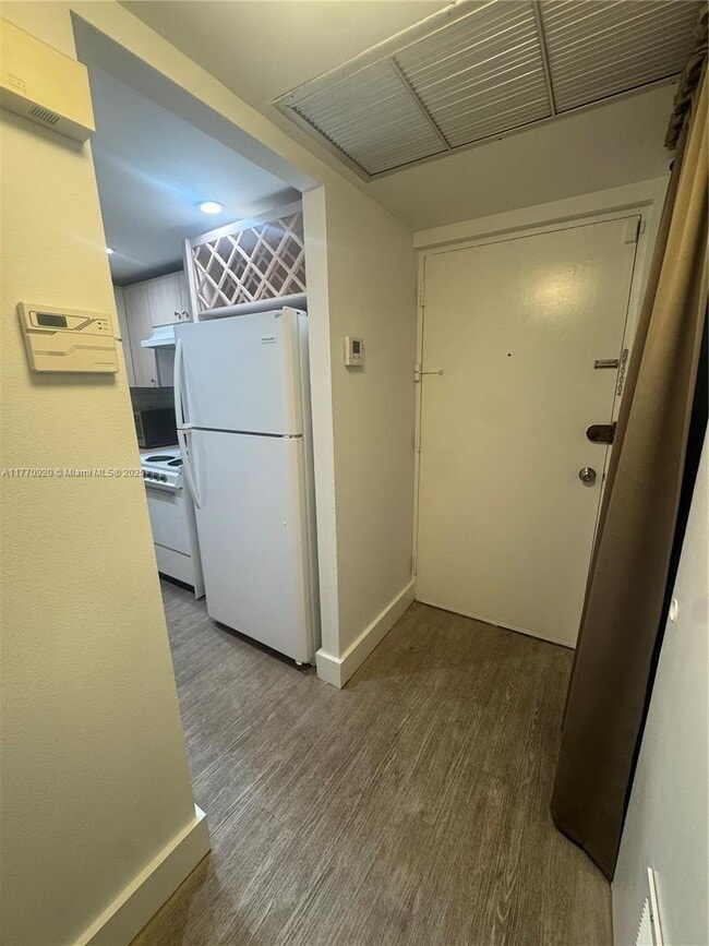 Photo - 17570 Atlantic Blvd