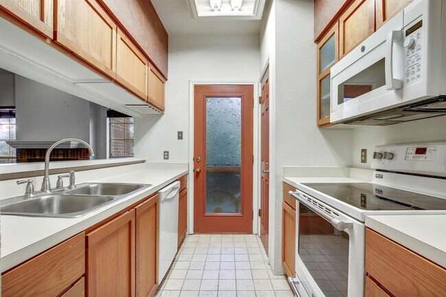 Photo - 700 S 1st St Unit 304