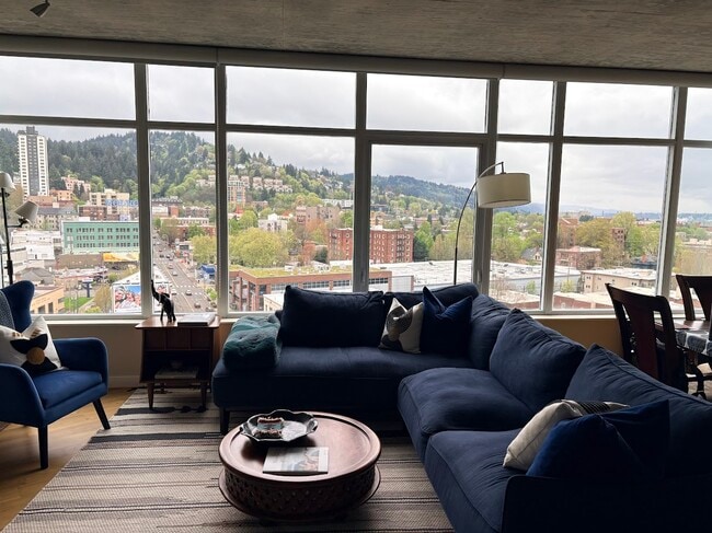 Living area - 1926 W Burnside St Unit 1302