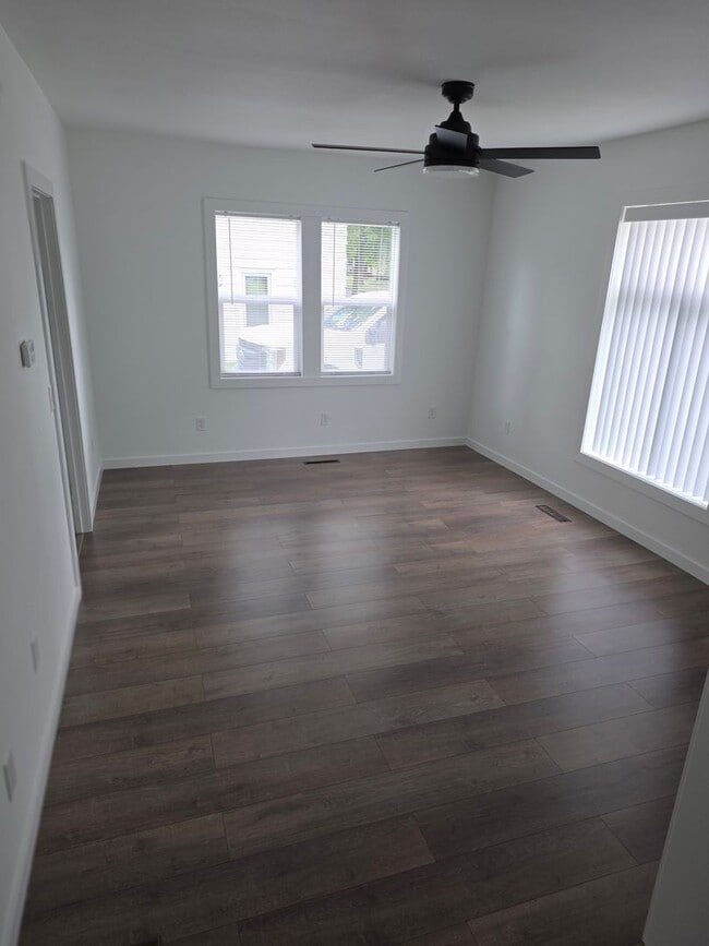 327 6th St Unit A (lower)