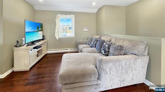 Photo - 154 Charlton Ave