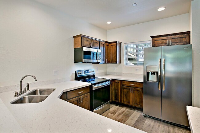 Photo - 858 Valley St Unit 11