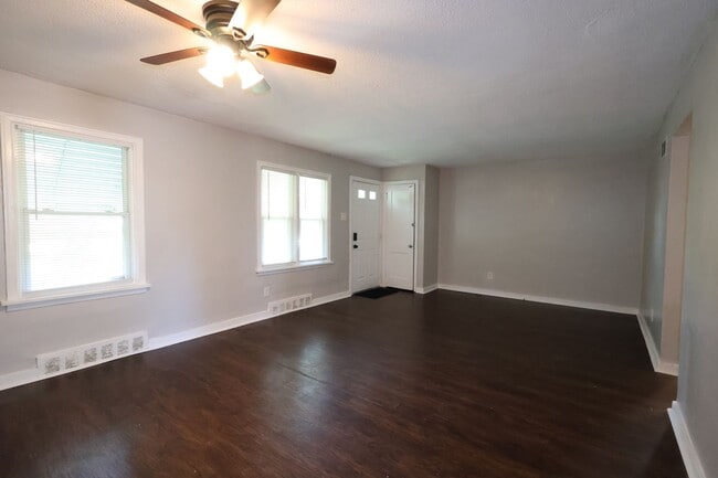 Photo - 4 Bed 2 FULL Bath in Ferguson