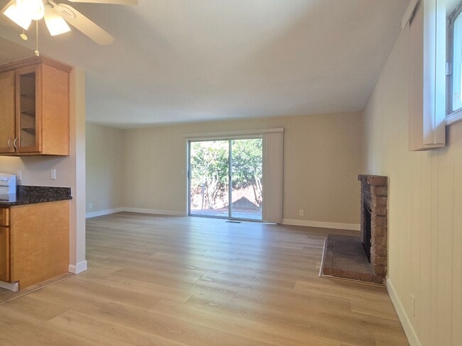 1712 Marshall Ct Unit B