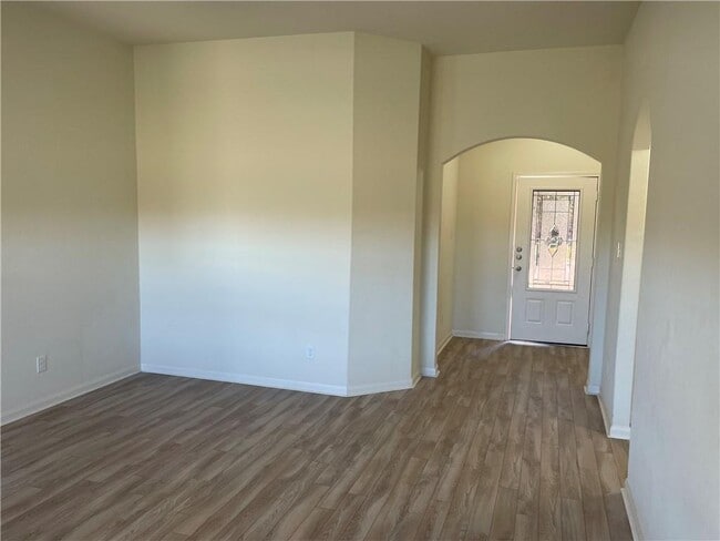 1252 Violet Ln
