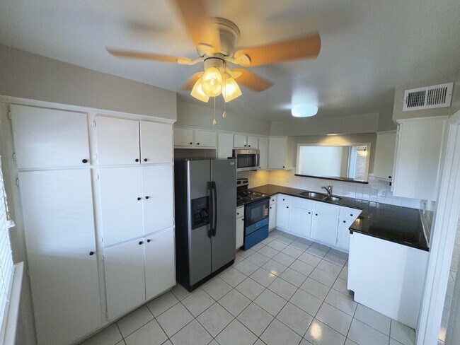 Photo - 2210 Dorrington St Unit 405
