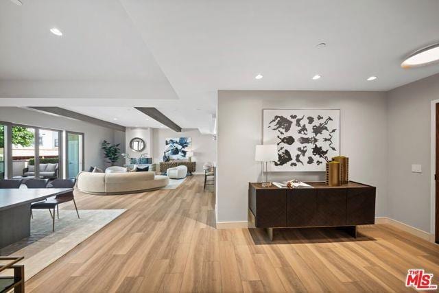 Photo - 160 N La Peer Dr