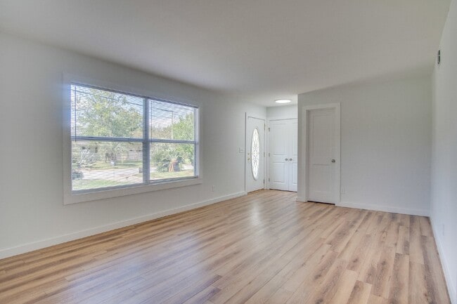 Photo - Centrally Located Pensacola 3BR/2BA Home Near Cordova Mall, Pensacola International Airport, Hosp...