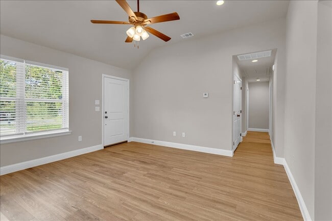 Photo - 230 E Johnson St