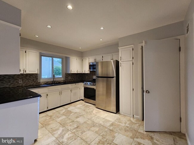 Photo - 125 Lakedale Dr