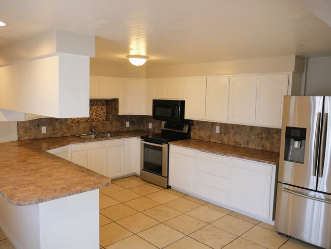 Kitchen - 3761 w 7800 S Townhome