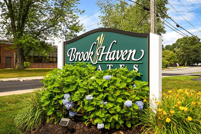 Building Photo - Brook Haven Estates