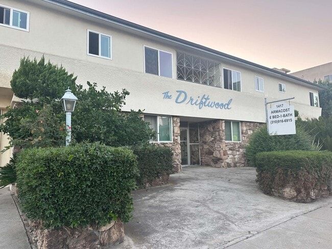 Building Photo - 1417 Armacost Ave