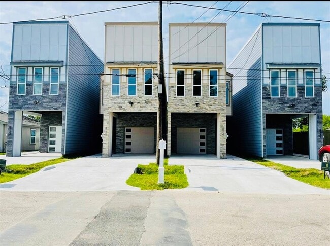 Building Photo - 8127 St Louis St Rental