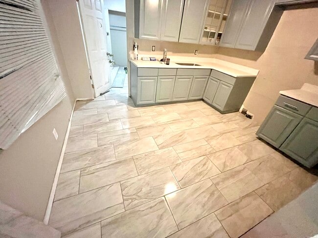 Photo - 1900 45th St S