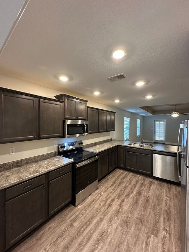 Photo - Olive Branch Schools- IMMEDIATE MOVE IN!!! 3 BR/2 BA