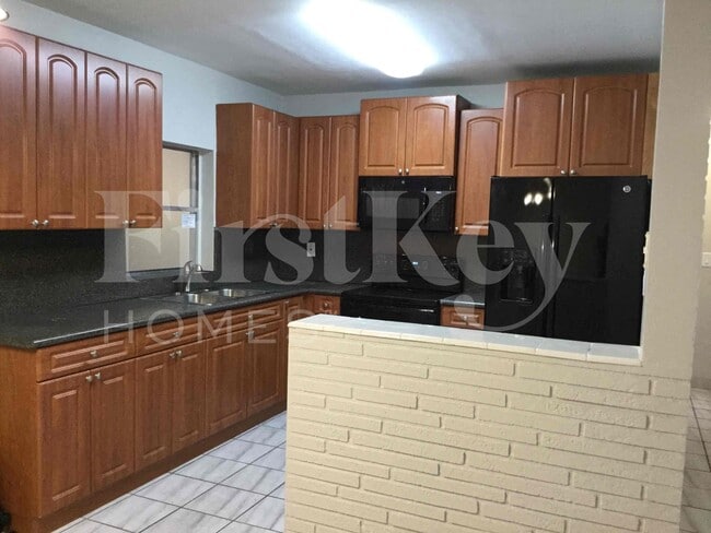 Photo - 7925 Indigo St