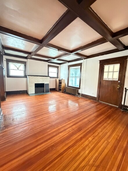 261 Manning Blvd