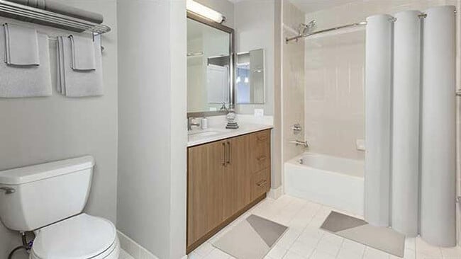 Photo - 2400 W El Camino Real Unidad ID1275674P