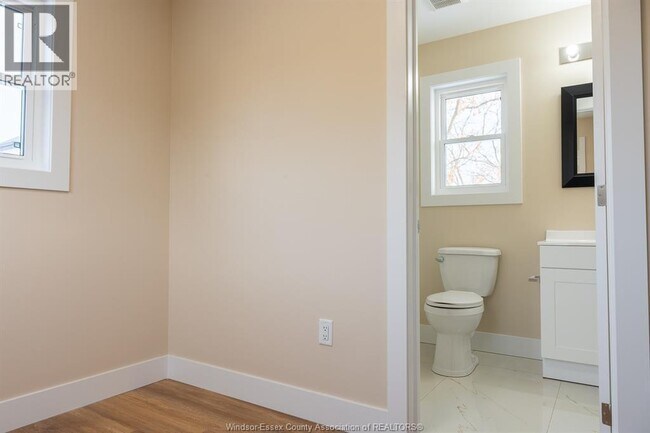 Photo - 3495 Bloomfield Rd