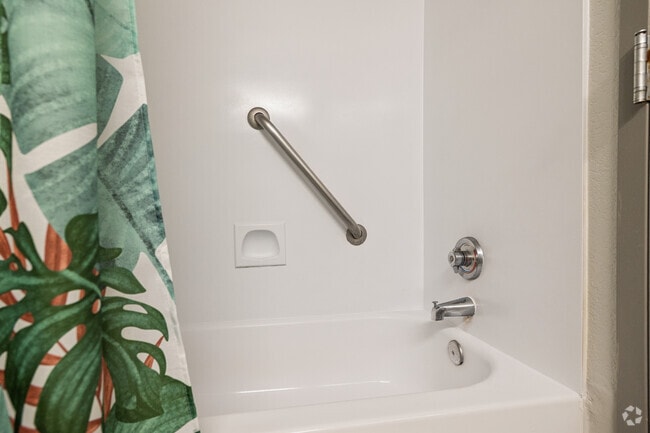 Studio - 350SF - Bathroom
