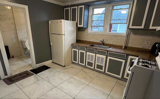 Photo - 296 Tolland St Unit 2R