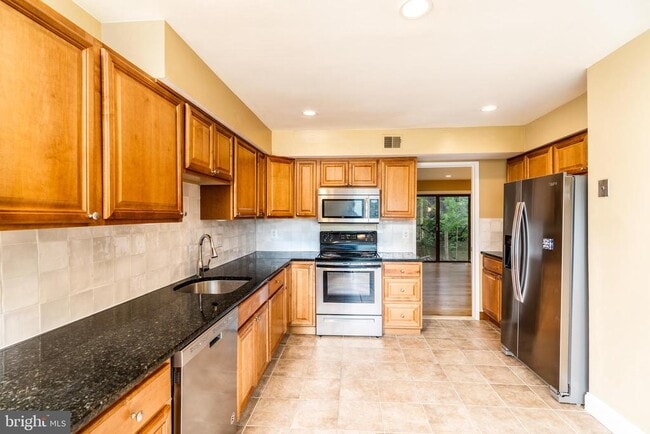Building Photo - 3134 Delburne Ct
