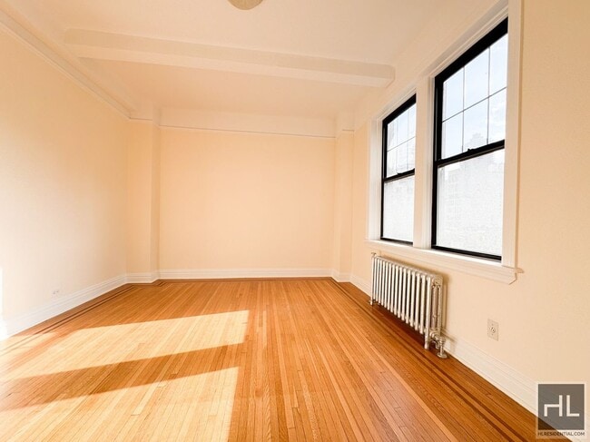 Building Photo - EAST 92 STREET Unit 6B