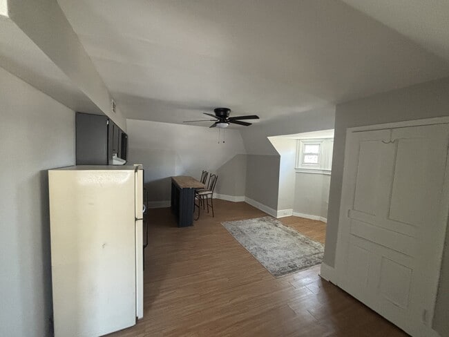 Photo - 215 S Aiken Ave Unidad 215 S. Aiken  3