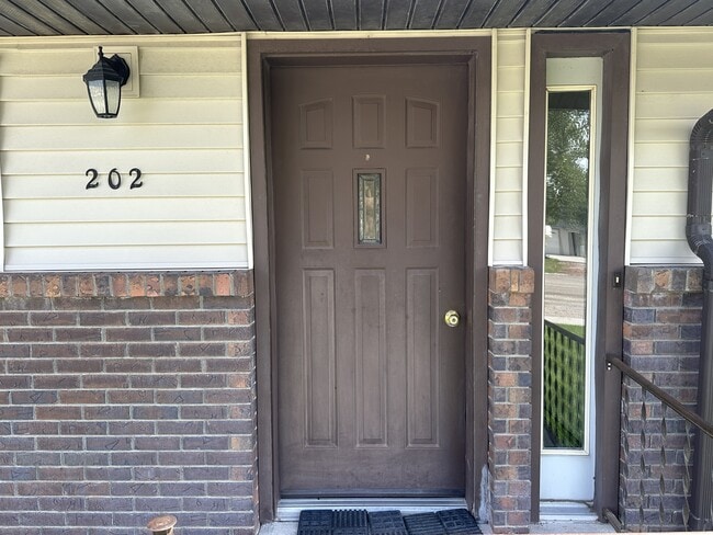 202 Fern Ln