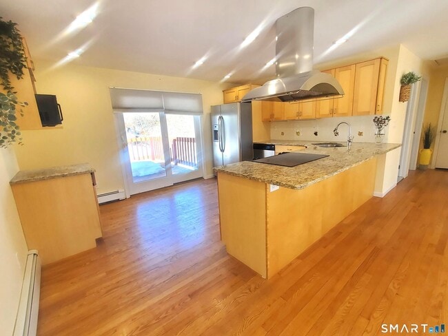 Photo - 42 County St