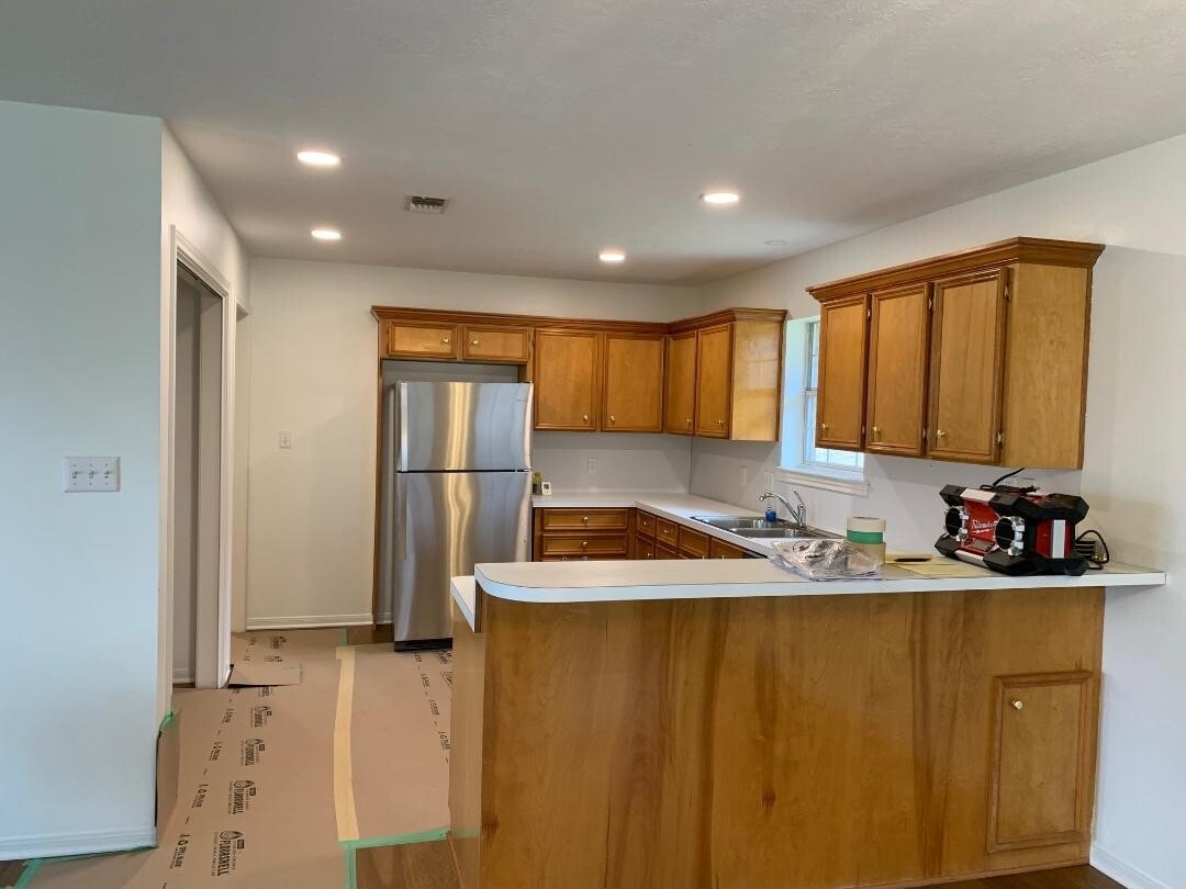 Photo - 300 Baber St