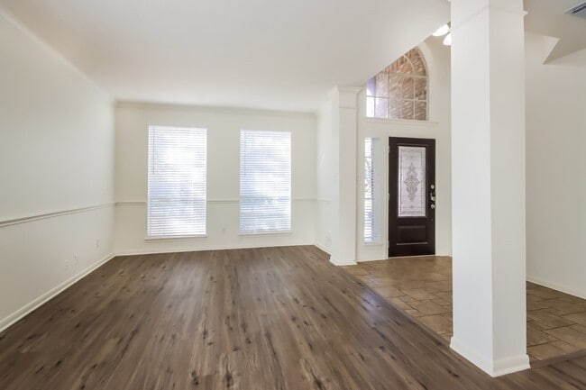 Photo - 3811 Spruce Bay Dr