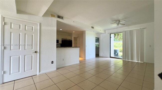 Photo - 2000 Freeport Dr Unidad 4107